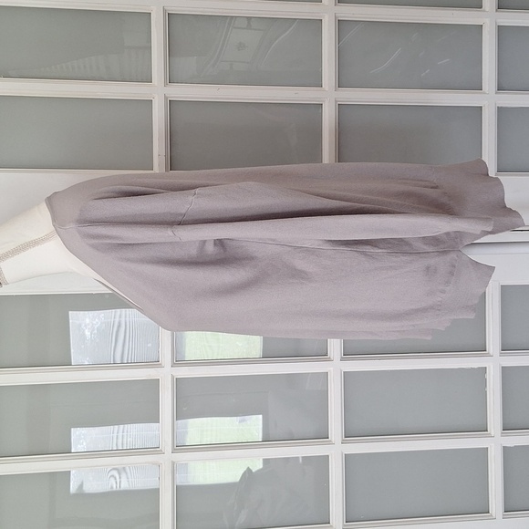 Main Strip High Low V Neck Sweater - Picture 5 of 15